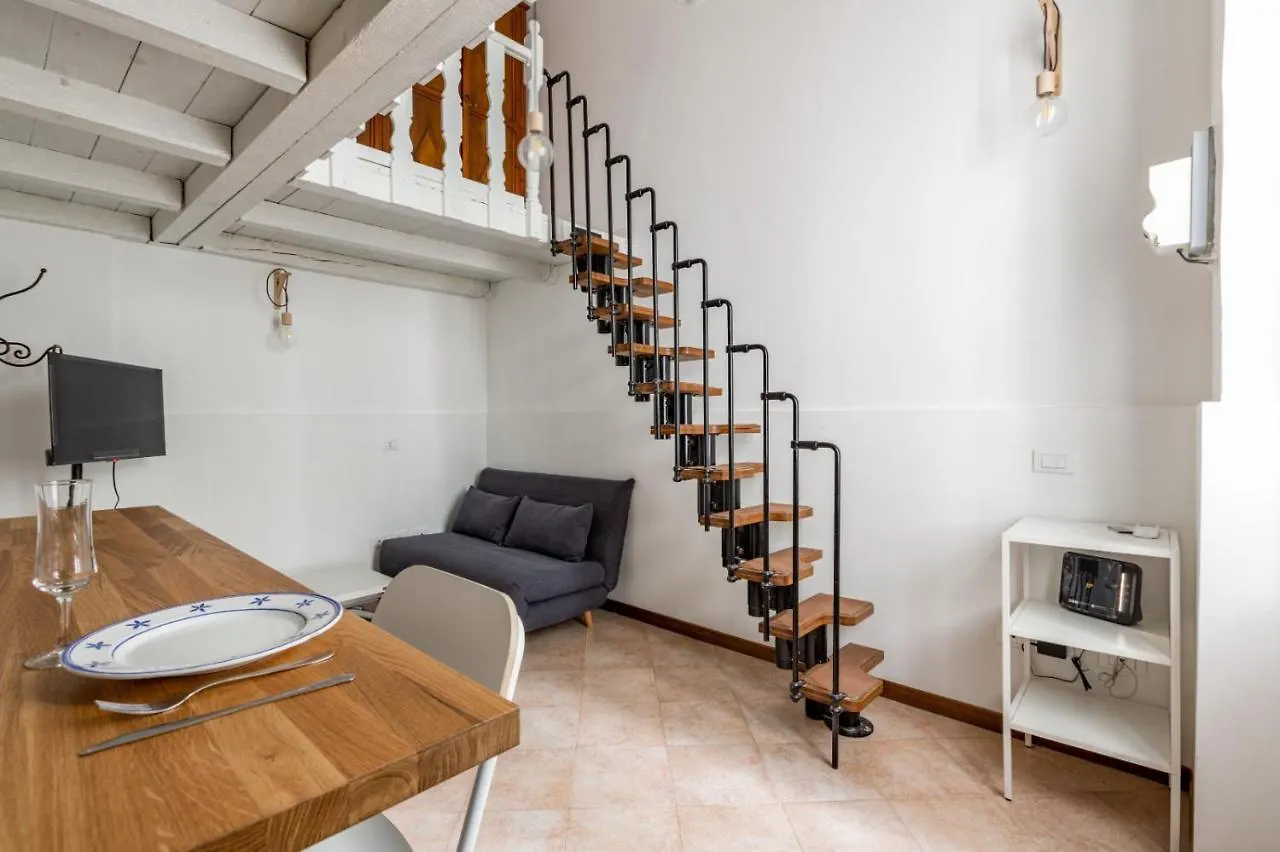 New! Studio Apt 700M From Corso Lodi! location