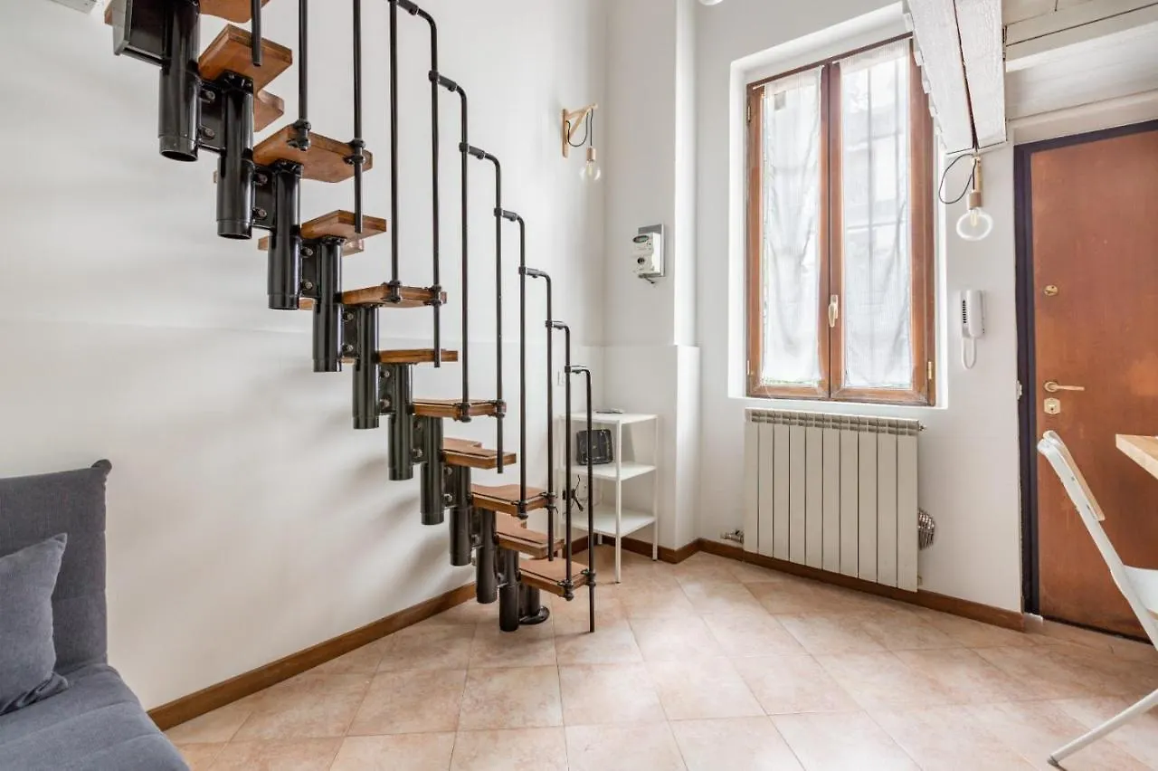 New! Studio Apt 700M From Corso Lodi! Milan Italy
